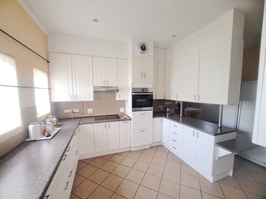 3 Bedroom Property for Sale in Protea Park North West